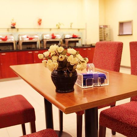Hanting Express Jinzhou Luoyang Road Central Avenue Екстериор снимка