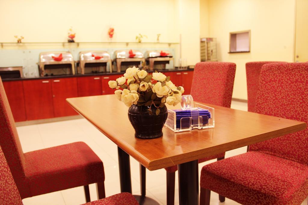 Hanting Express Jinzhou Luoyang Road Central Avenue Екстериор снимка